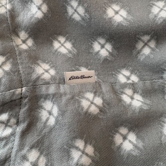 Eddie Bauer Sleeveless V-Neck Tank Olive With Geometric Print Sm - Picture 8 of 11